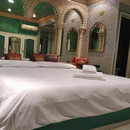 Avenida Andalucia - Solo Adultos * Sevilha