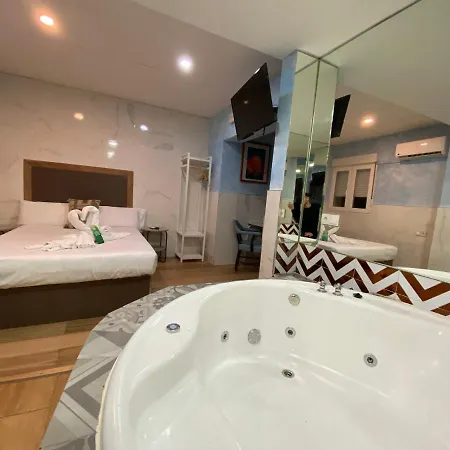 Avenida Andalucia - Solo Adultos Sevilha