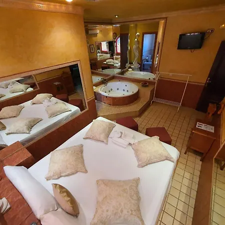 Avenida Andalucia - Solo Adultos Sevilha