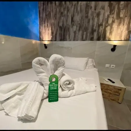 Avenida Andalucia - Solo Adultos Sevilha