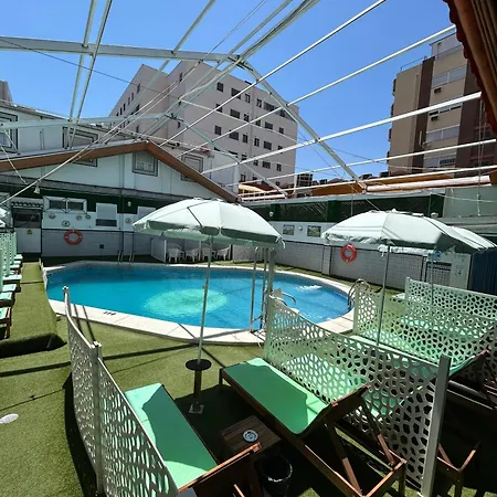 Avenida Andalucia - Solo Adultos Sewilla