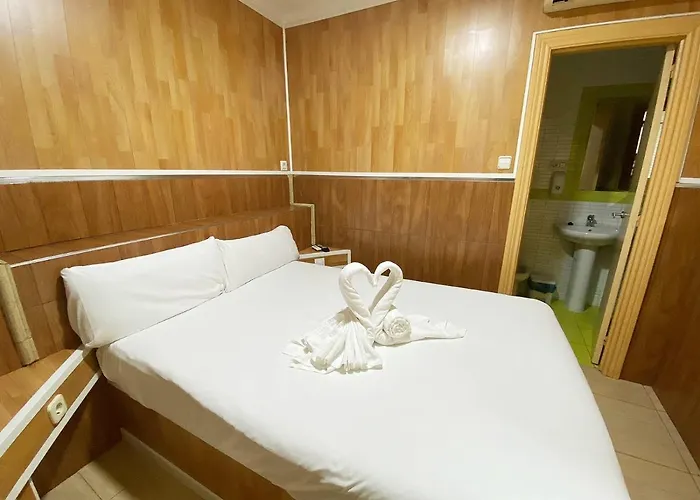 Penzion Avenida Andalucia - Solo Adultos Sevilla