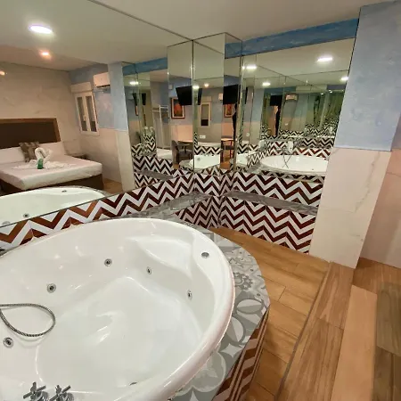 Avenida Andalucia - Solo Adultos Sevilla