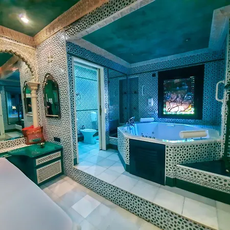 Avenida Andalucia - Solo Adultos * Sevilla