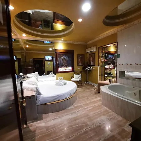 Avenida Andalucia - Solo Adultos *