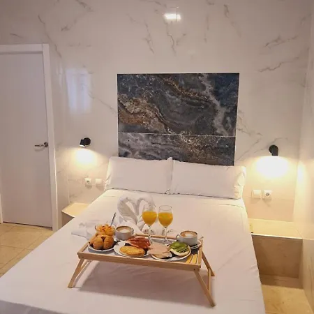 Avenida Andalucia - Solo Adultos