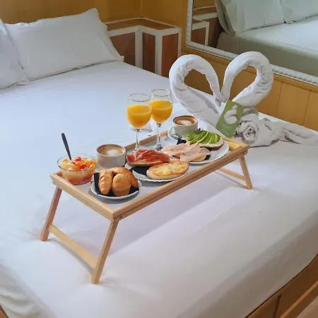 Avenida Andalucia - Solo Adultos