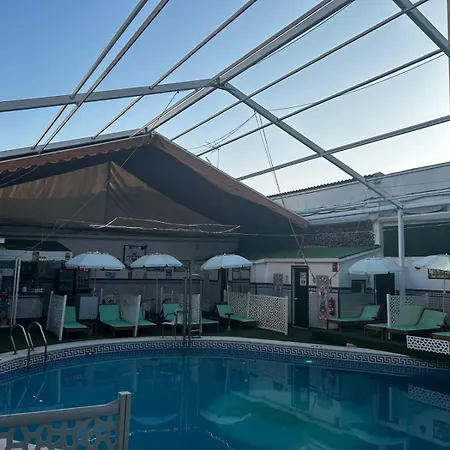 Avenida Andalucia - Solo Adultos Sevilla